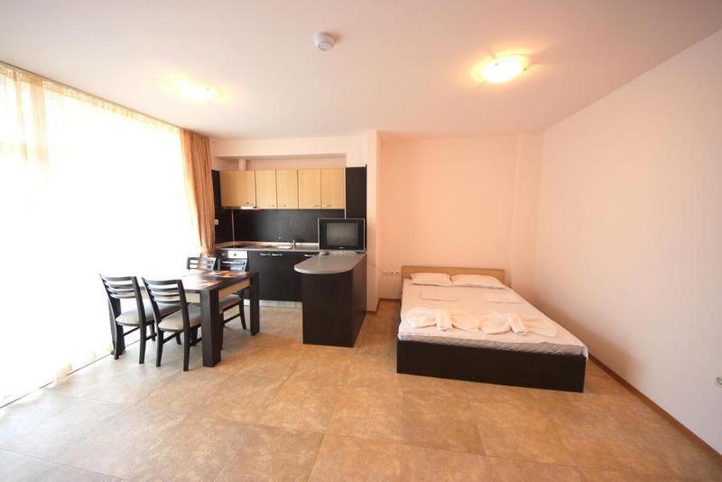 Menada Grand Kamelia Apartments Sunny Beach Habitación foto